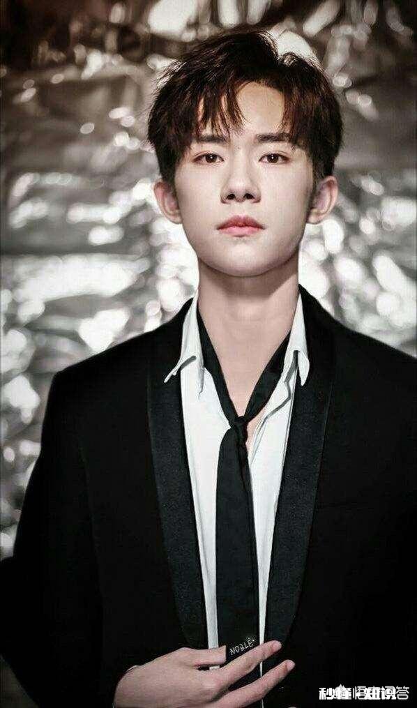 如何评价易烊千玺的EP专辑《我乐意沉默释放内心焰火》