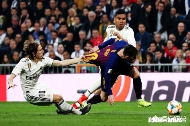 冷嘲热讽！莫德里奇狠拽梅西球衣，巴萨官推发文：想要梅西球衣直接购买哦，你怎么看