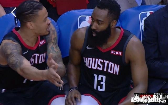 火箭和鹈鹕比赛中，格林突然和板凳席上的哈登争论了起来，这是怎么一回事