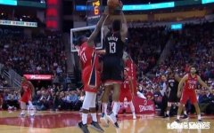 火箭和鹈鹕比赛中，格林突然和板凳席上的哈登争论了起来，这是怎么一回事