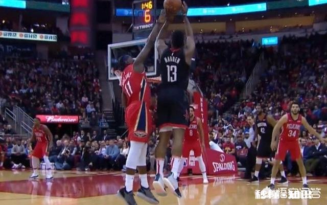 火箭和鹈鹕比赛中，格林突然和板凳席上的哈登争论了起来，这是怎么一回事