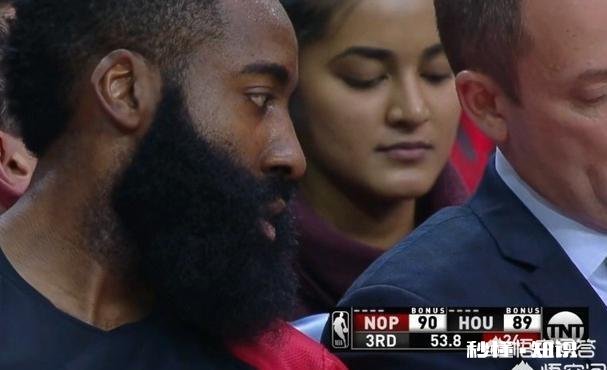 火箭和鹈鹕比赛中，格林突然和板凳席上的哈登争论了起来，这是怎么一回事