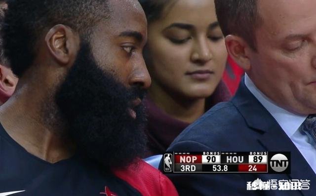 火箭和鹈鹕比赛中，格林突然和板凳席上的哈登争论了起来，这是怎么一回事