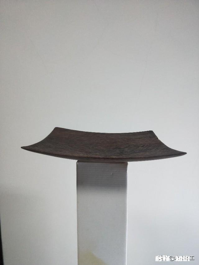 在当今机器生产盛行的情况下，手工业者们如何做才能让手工行业不会被取代