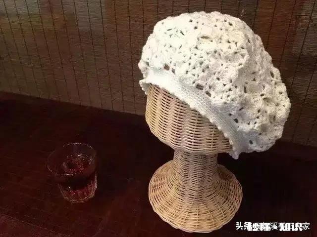 在当今机器生产盛行的情况下，手工业者们如何做才能让手工行业不会被取代