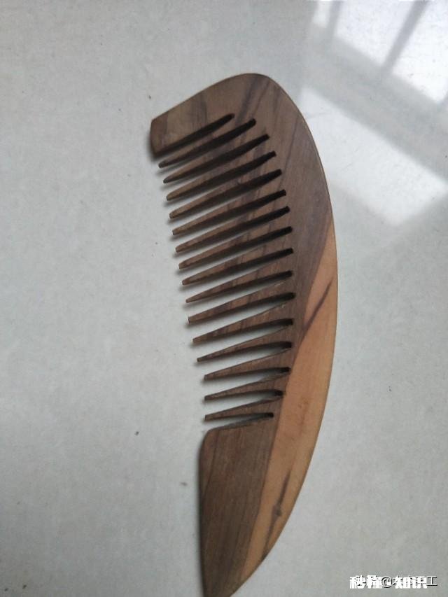 在当今机器生产盛行的情况下，手工业者们如何做才能让手工行业不会被取代