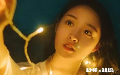 一个男生每天找你聊天，一开始觉得他很成熟，现在越来越幼稚了，为什么会这样