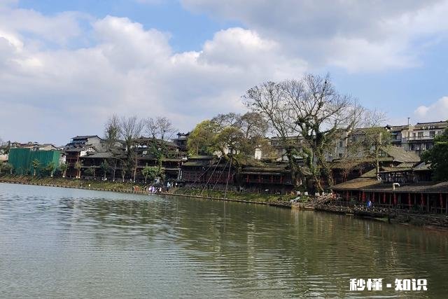 拉黑你的男人爱你吗