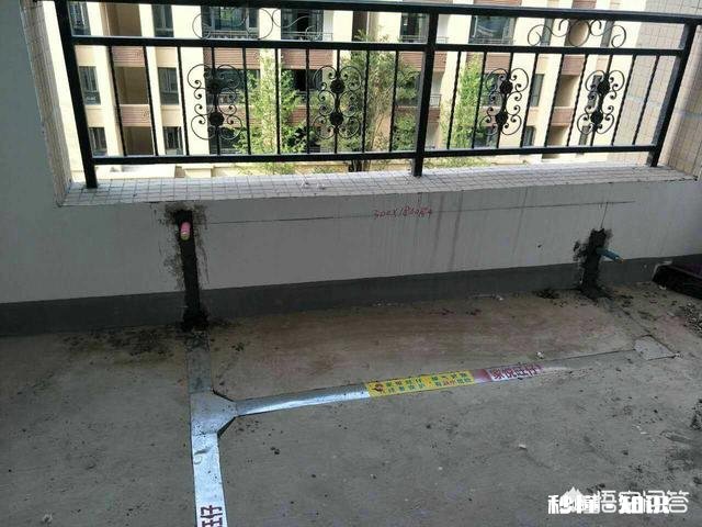 家里装暖气片，管道到底要不要用扣槽包起来