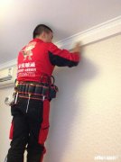 家里装暖气片，管道到底要不要用扣槽包起来