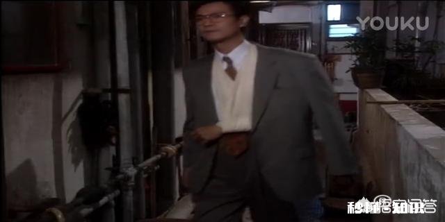 如何评价郑少秋唱的《笑看风云》