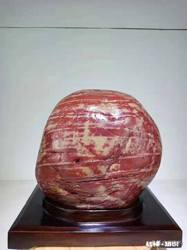 制作了一尊机器猫奇石底座，请大家看看感觉如何呢谢谢您的评论