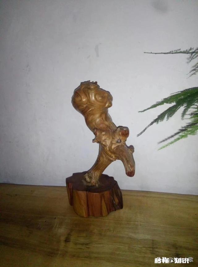 制作了一尊机器猫奇石底座，请大家看看感觉如何呢谢谢您的评论