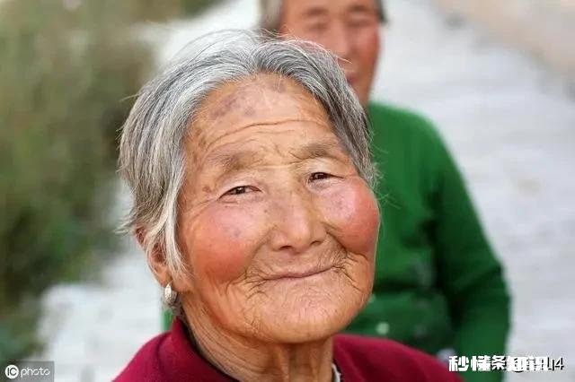 前岳母病重住院，我心中一直不安，该怎么办