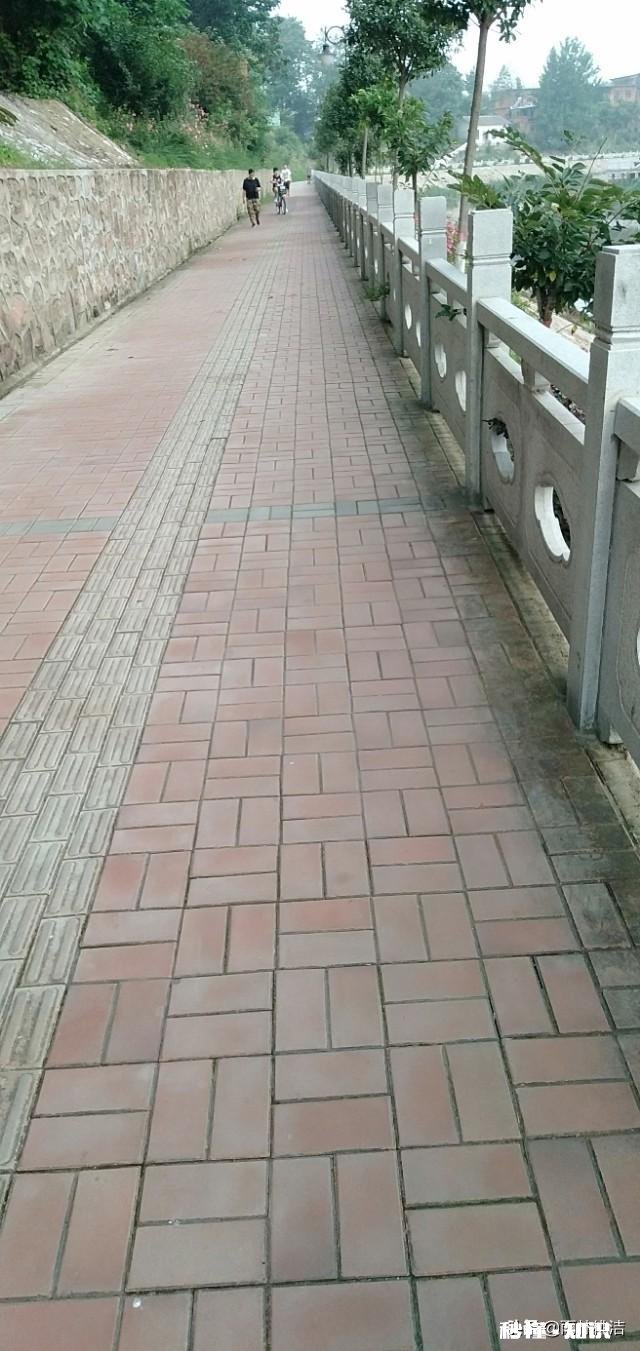 易爆易怒的父母养出来的孩子，都很敏感和自卑，你怎么看