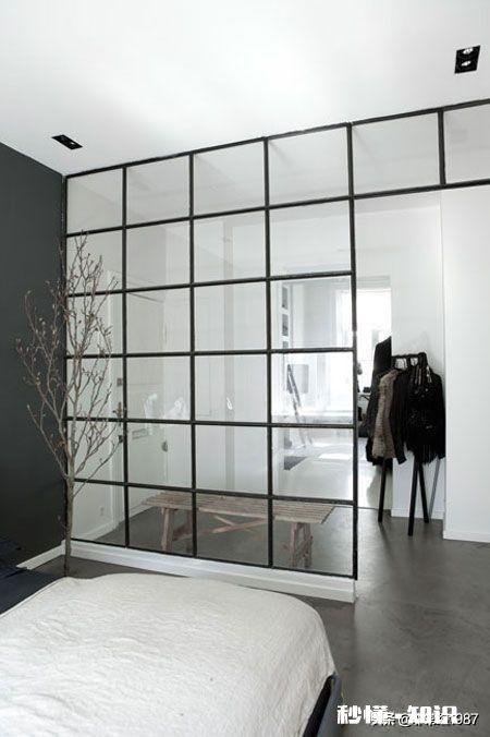 客厅想隔出个卧室，可是这样客厅就没窗户了，怎么设计好呢