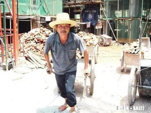 现在的农民很多都是负债累累，为什么会变成这样