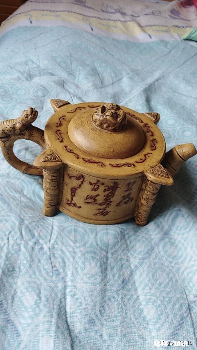 在农村吃饭酒桌上发现一老古董,请大家鉴赏,你知道它是什么时间干什么用的吗