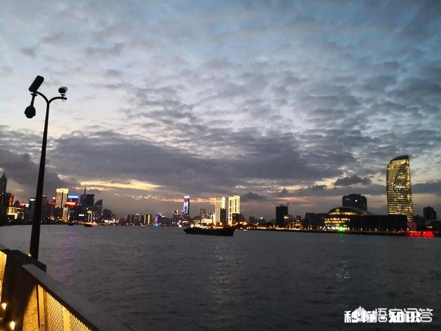 你上学时期最让你难忘的事情是什么