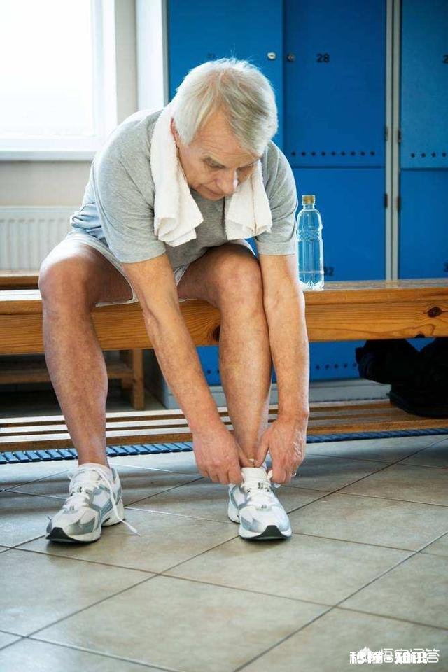 怎么评价那些健身房晃来晃去,每天来洗澡的老头