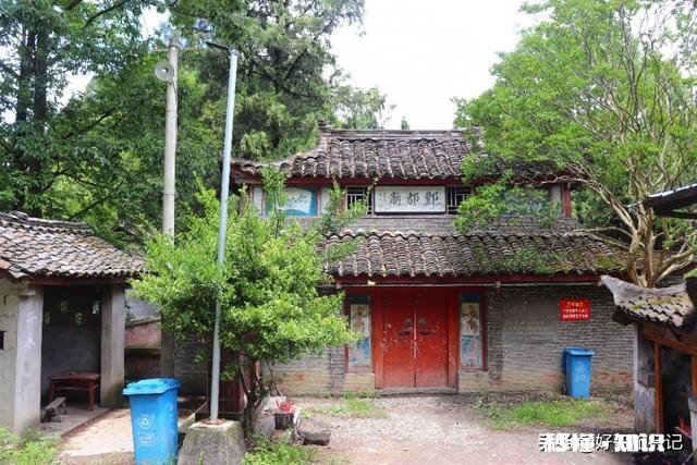 说说各位户外旅行都带着什么样的桌子和凳子或者椅子