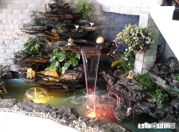 想在院子做个鱼池，地势一处高，一处低。怎么做啊