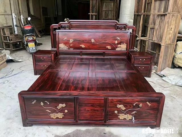 有能让家具退色的蜡吗红木家具颜色太深，能不能打蜡变浅一点