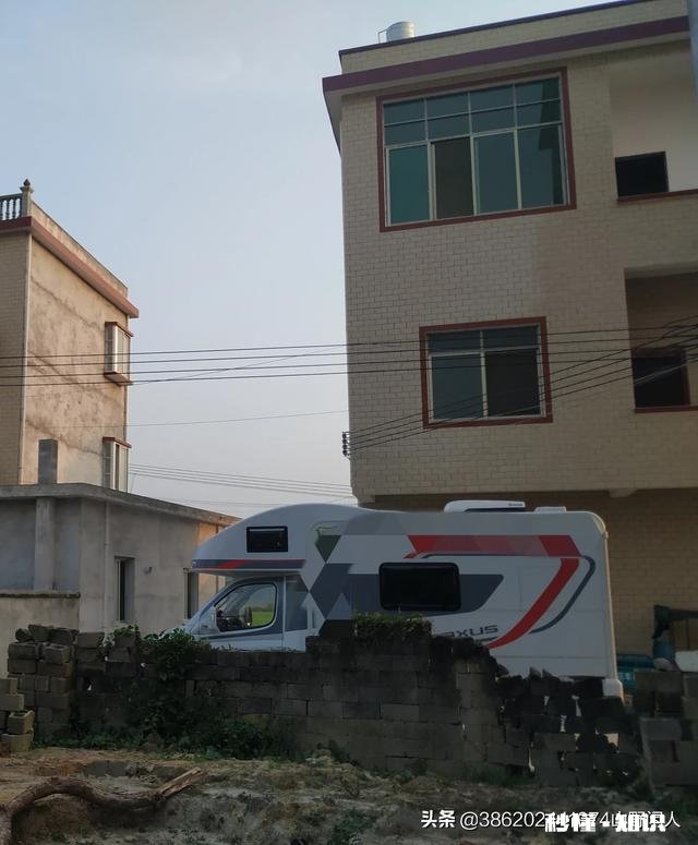 长途旅行自驾用什么车做床车比较好