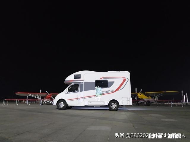 长途旅行自驾用什么车做床车比较好