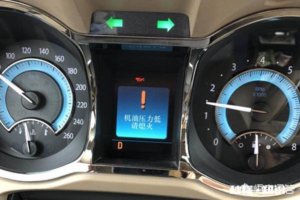 怠速机油灯会闪烁稍加油就熄灭是什么原因