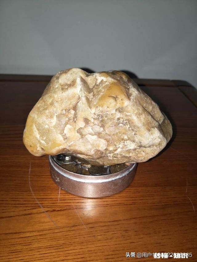 玩石就这么简单，只要自己喜欢，愉悦心情便好，您认为呢