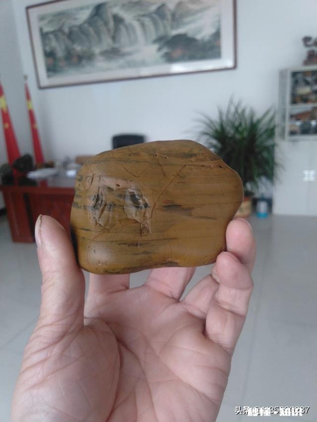 玩石就这么简单，只要自己喜欢，愉悦心情便好，您认为呢