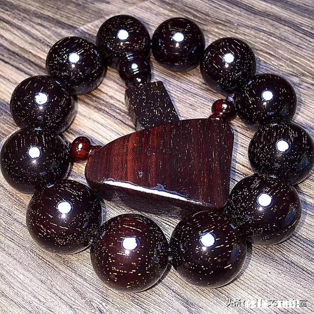 小叶紫檀的顶级材质，到底长什么样