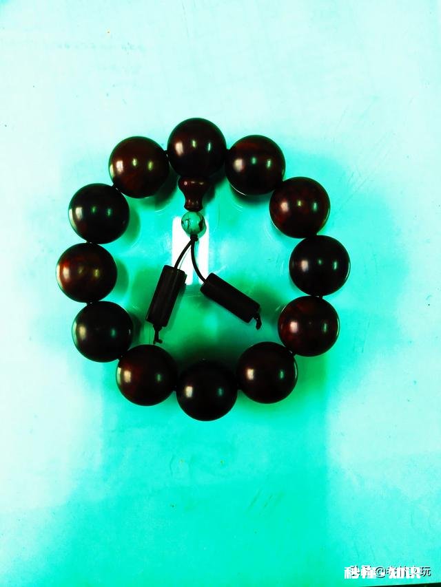 小叶紫檀的顶级材质，到底长什么样