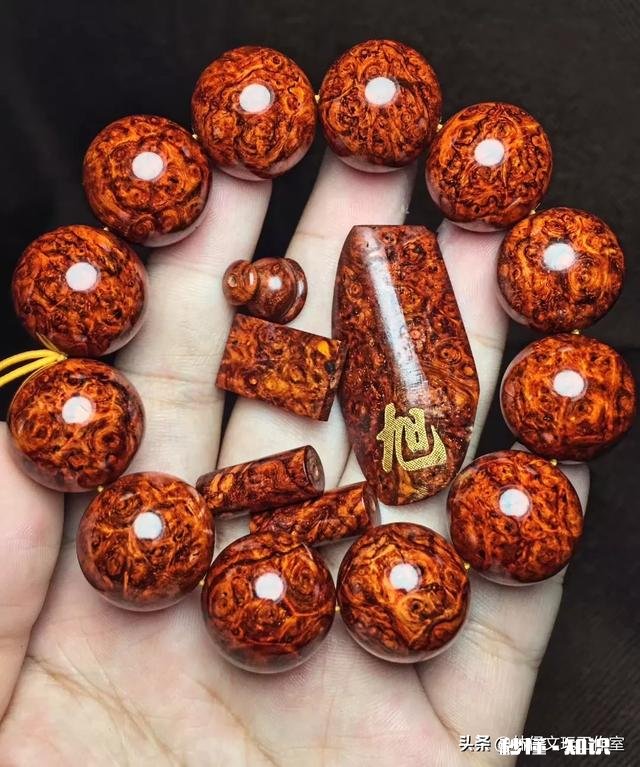 小叶紫檀的顶级材质，到底长什么样