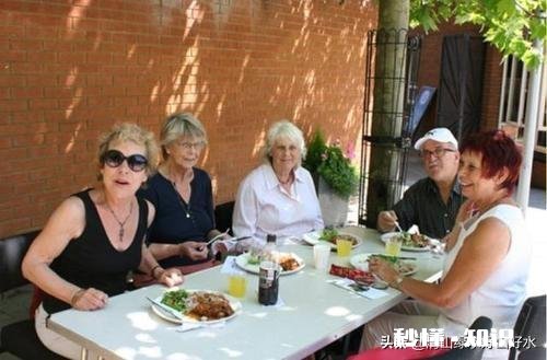 人老了用不用留张底牌防着不孝子孙