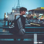 和异地恋男友分手之后，他和大学同学结婚，要不要祝福他们