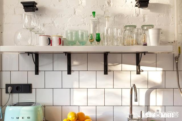 简单装修并不意味着牺牲身体为代价，我们应该怎样做