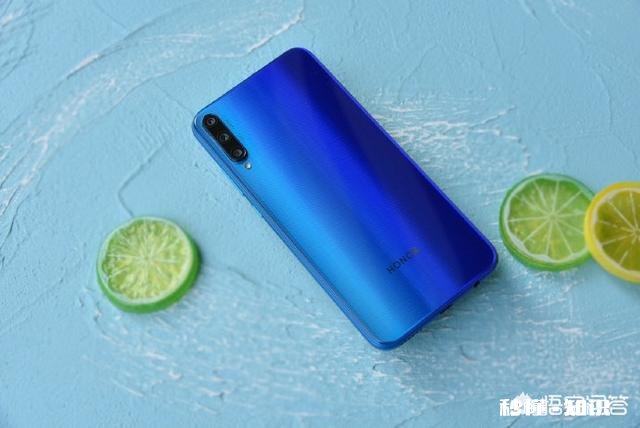 同为999元，荣耀Play3和同价位其他产品比如何