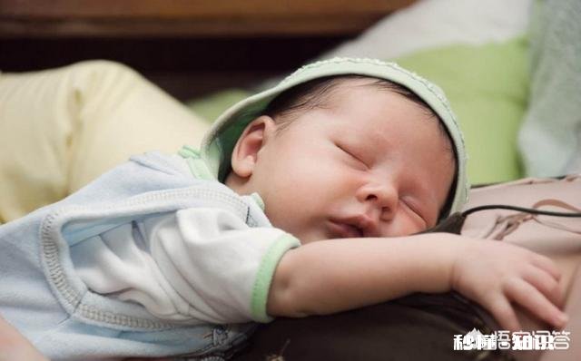 哄婴儿睡觉，抱着也哭怎么办