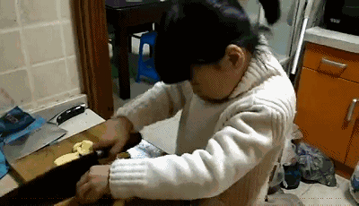 女儿12岁，不爱做家务，答应了最后还是没做，怎么办