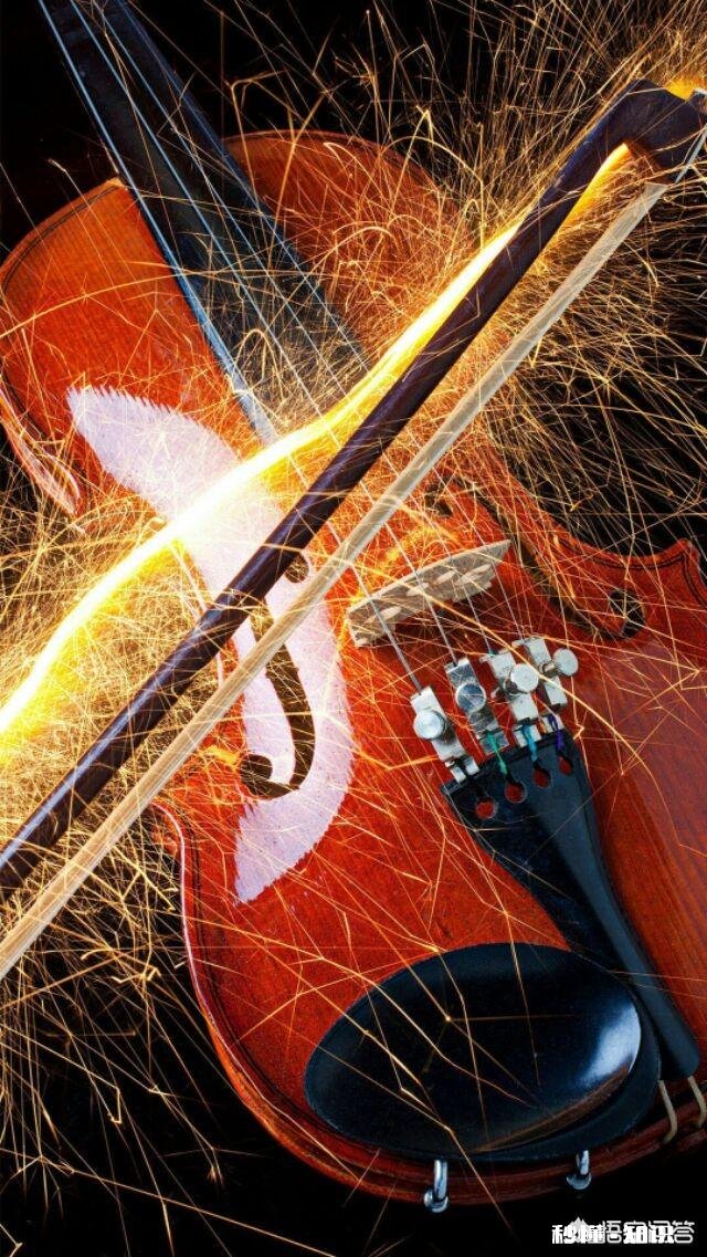 上联：龙腾凤舞飞，腾云驾雾。如何对下联