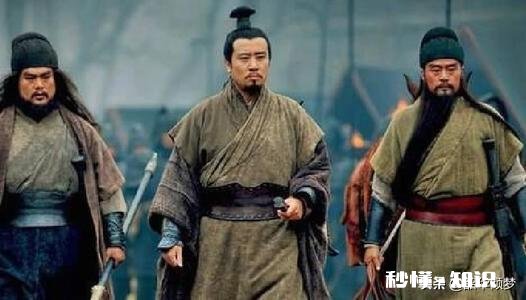 为什么刘备和张飞都讨厌吕布，而关羽却佩服吕布呢