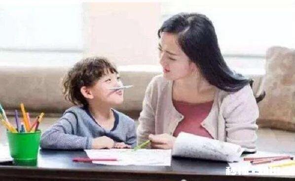 孩子读二年级，现在他写作业的难点在读题慢，题目还难以理解，取取经，要怎么做，谢谢