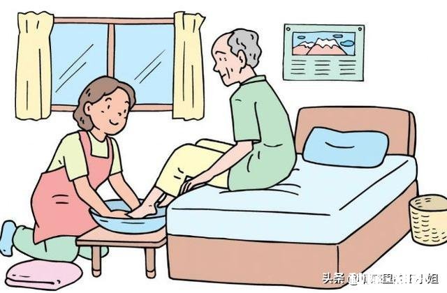 奶奶生病住院，女朋友从外地回来2天，怎么办该陪谁