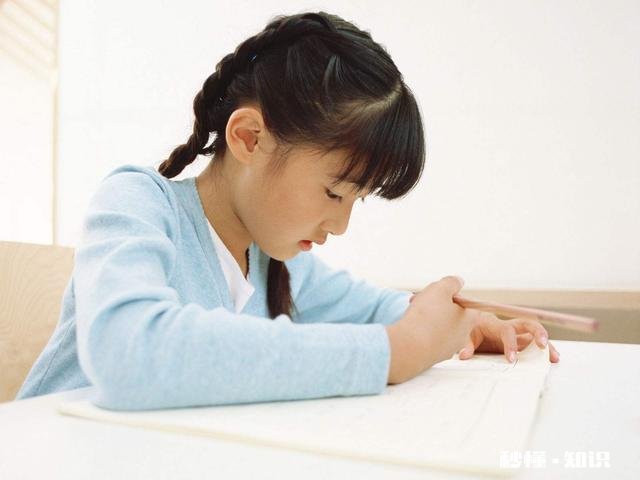 高三了有个同学每天问我题,关系还不错,不讲不好,讲太浪费时间,怎么办好