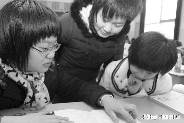 高三了有个同学每天问我题,关系还不错,不讲不好,讲太浪费时间,怎么办好