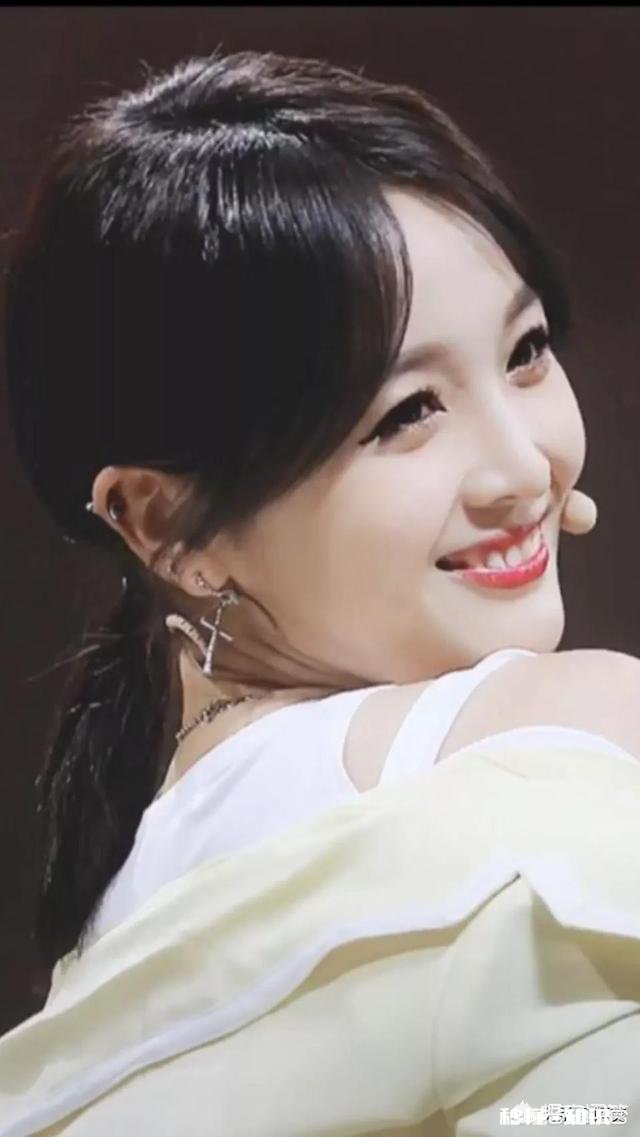 本人的沟通能力与社会交往能力存在很大的问题，该怎么办