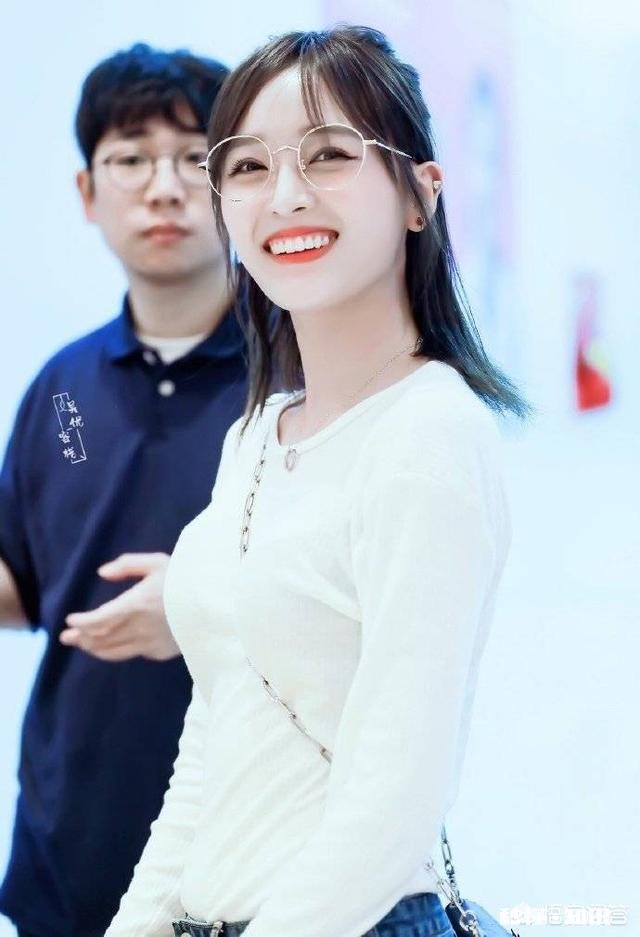 本人的沟通能力与社会交往能力存在很大的问题，该怎么办