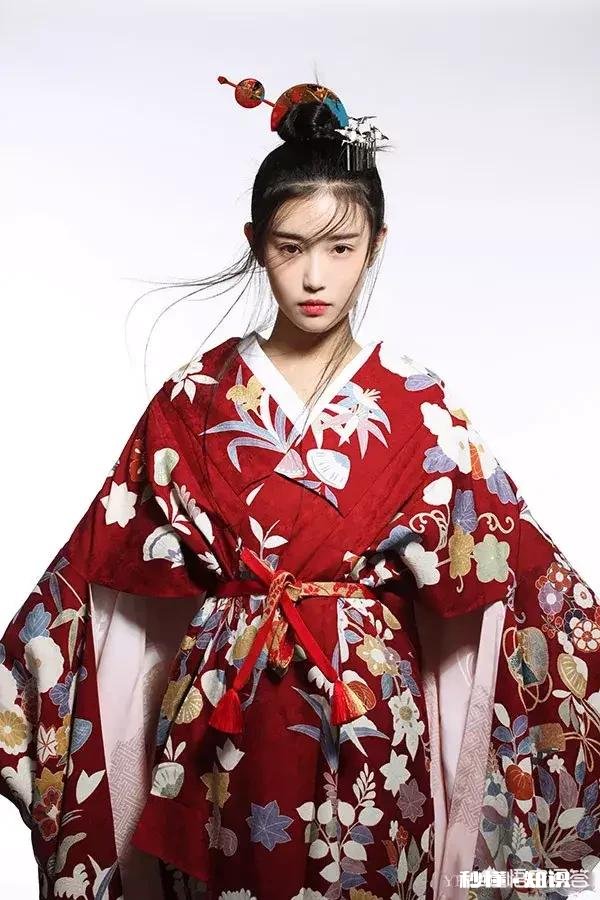 本人的沟通能力与社会交往能力存在很大的问题，该怎么办